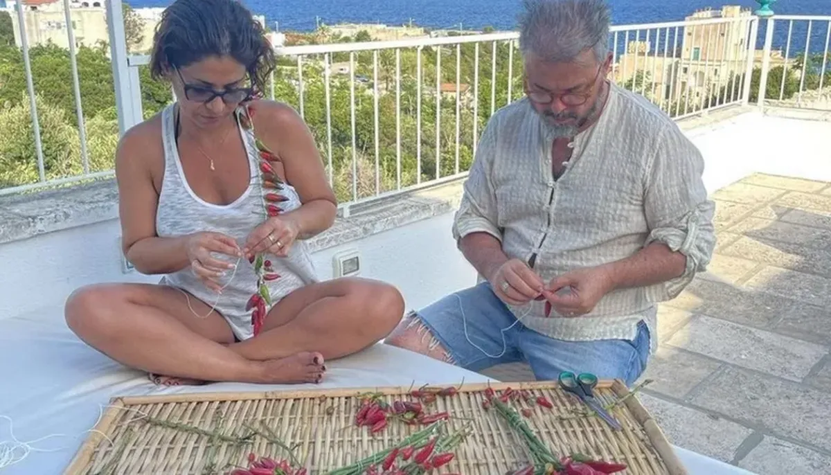 Donato de Santis posee una gran casa en Italia. Donato de Santis posee una gran casa en Italia.