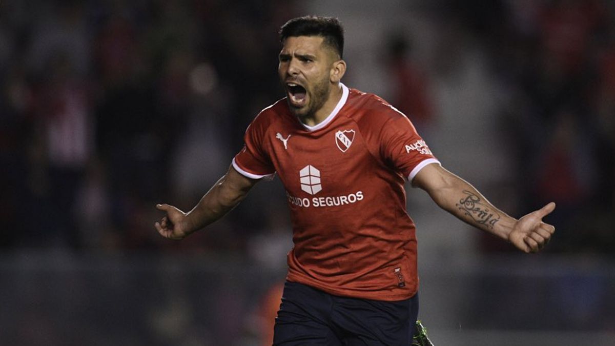 Independiente venció 2 a 1 a San Lorenzo y se quedó con el duelo de necesitados