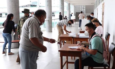 La jornada de votación se lleva a cabo con normalidad a escala nacional, aseguró el CNE. La jornada de votación se lleva a cabo con normalidad a escala nacional, aseguró el CNE.