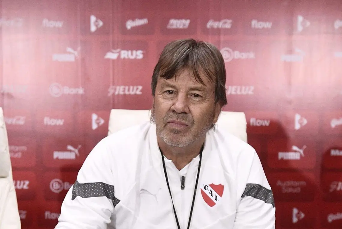 Ricardo Zielinski dejó de ser el entrenador de Independiente.