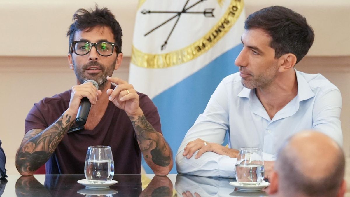 También participaron el coordinador del programa Lucas Raspall, el director ejecutivo de Grooming Argentina Hernán Navarro, el director ejecutivo de Faro Digital Felipe Sala. También participaron el coordinador del programa Lucas Raspall, el director ejecutivo de Grooming Argentina Hernán Navarro, el director ejecutivo de Faro Digital Felipe Sala.