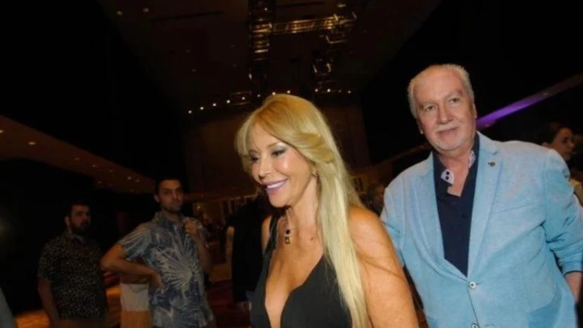 Graciela Alfano fue vista por primera vez junto a su nuevo novio en Punta del Este. Graciela Alfano fue vista por primera vez junto a su nuevo novio en Punta del Este.