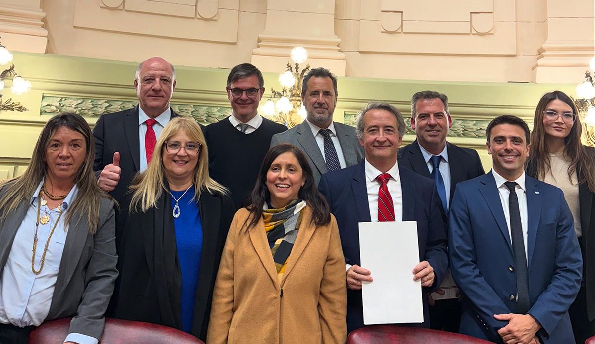 El bloque de La Libertad Avanza pidió frenar el proceso de reforma constitucional en Santa Fe.