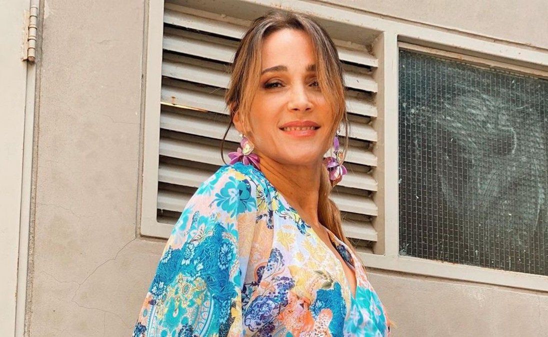 &nbsp;La conductora de Cortá por Lozano se sacó las botas y mostró cómo le quedaron sus tobillos luego de la intervención quirúrgica.