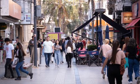 Un informe realizado por la Universidad Austral releva los cambios estructurales que se han producido en los últimos años en las familias y hogares de Argentina. Un informe realizado por la Universidad Austral releva los cambios estructurales que se han producido en los últimos años en las familias y hogares de Argentina.