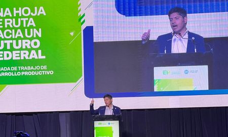 Axel Kicillof, gobernador de la provincia de Buenos Aires, quien estuvo presente en el encuentro. Axel Kicillof, gobernador de la provincia de Buenos Aires, quien estuvo presente en el encuentro.