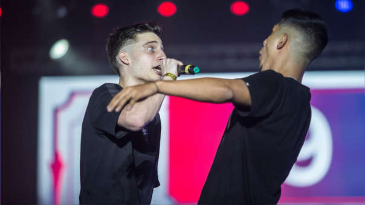 Wos en la Batalla de Gallos Red Bull 2019, un clásico estilo acuariano/uraniano del rapero.