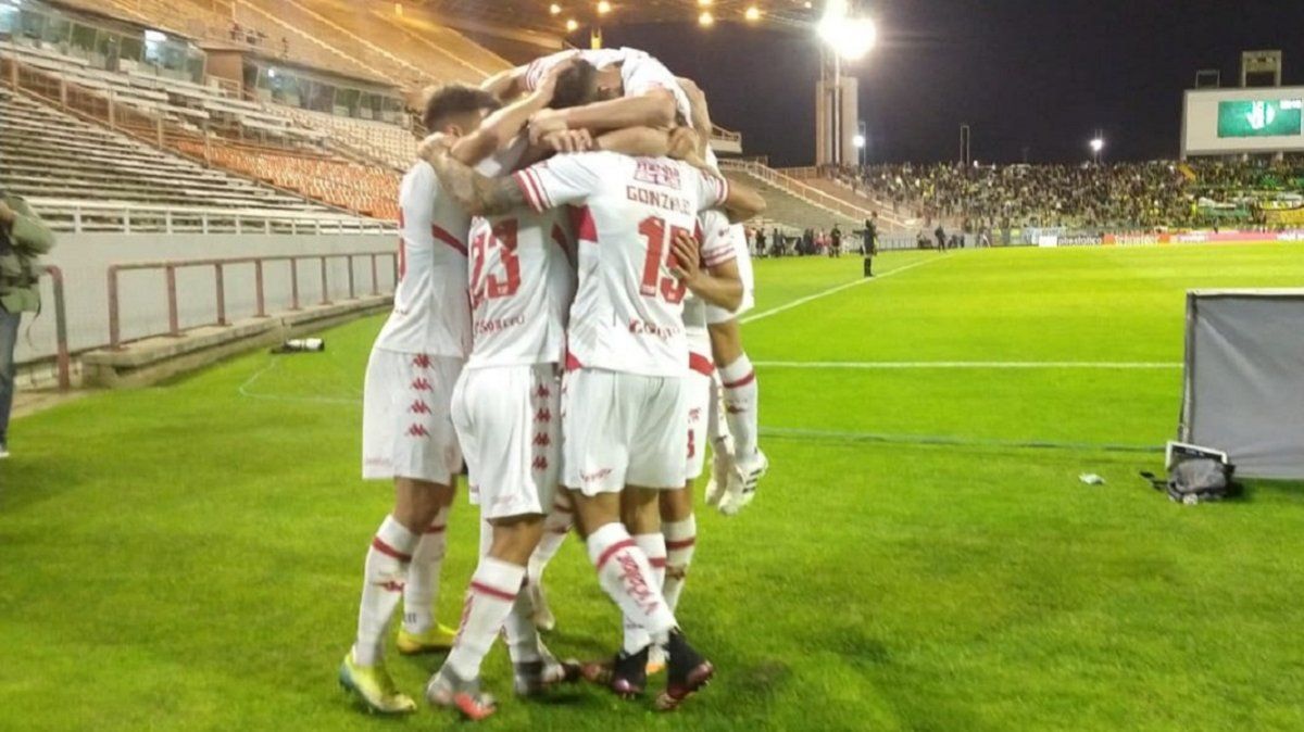Unión se repuso a tiempo y derrotó 2-1 a Aldosivi