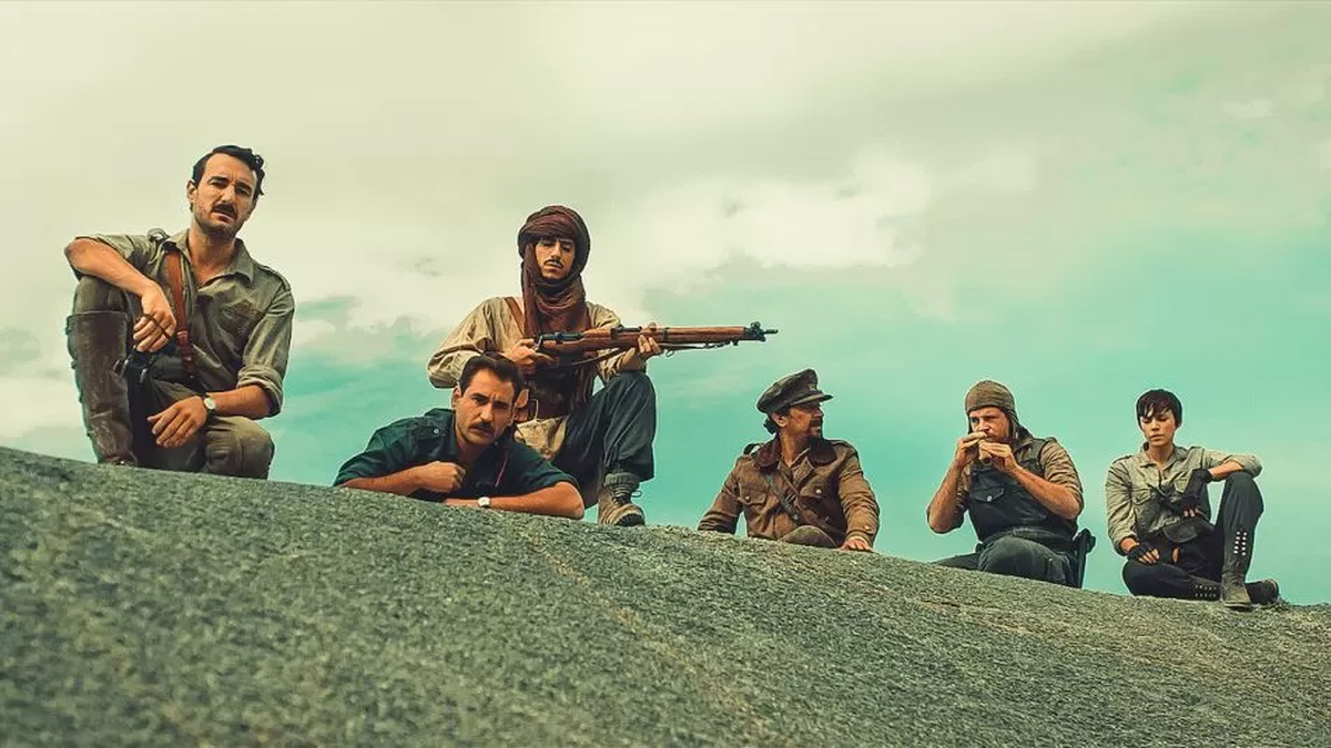 Malnazidos es una película española que involucra acción, terror y zombies.