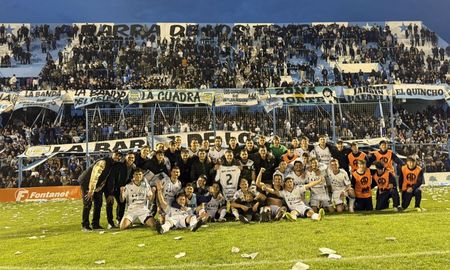 El festejo de los jugadores de Atlético de Rafaela tras quedarse con el clásico. El festejo de los jugadores de Atlético de Rafaela tras quedarse con el clásico.