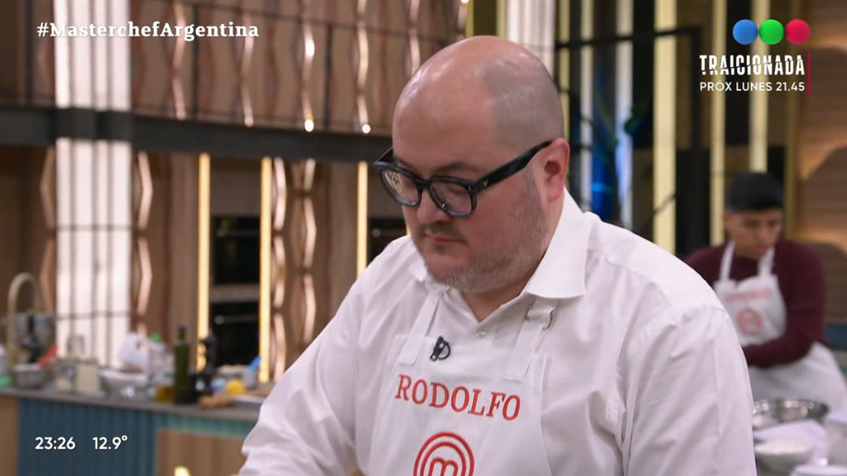 Estefanía mandó al frente a Rodolfo de MasterChef. Estefanía mandó al frente a Rodolfo de MasterChef.