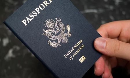 Los estadounidenses que no se identifican como hombre o mujer tendrán la opción de marcar el género X .