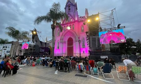 El Festival Folclórico de Guadalupe refuerza su perfil solidario con alimentos para instituciones de salud. El Festival Folclórico de Guadalupe refuerza su perfil solidario con alimentos para instituciones de salud.
