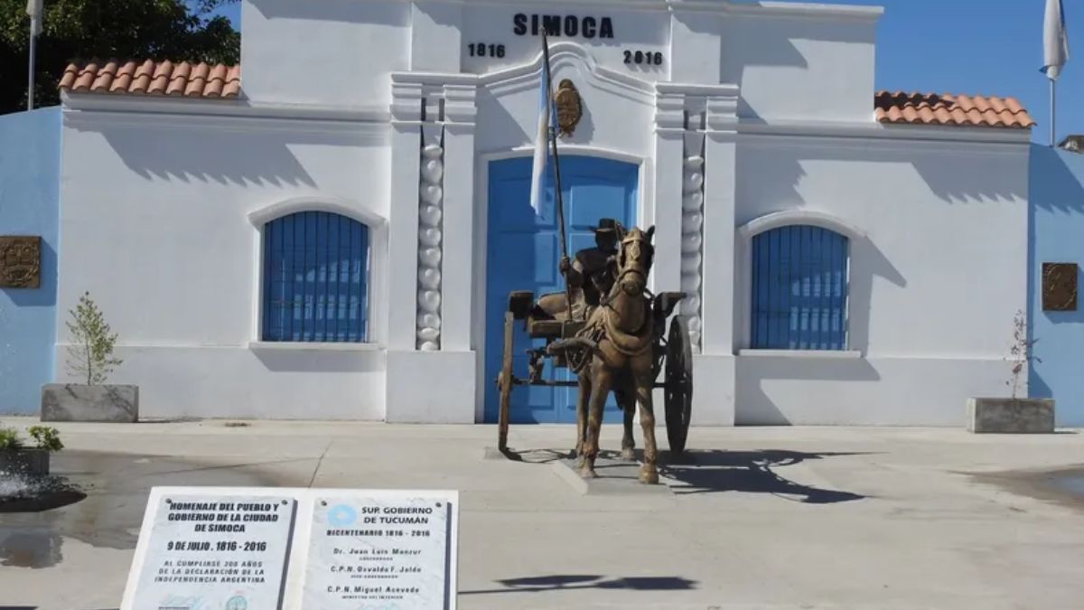 En Simoca se encuentra una réplica de la Casa Histórica de Tucumán, una experiencia que mezcla memoria, identidad y orgullo. En Simoca se encuentra una réplica de la Casa Histórica de Tucumán, una experiencia que mezcla memoria, identidad y orgullo.