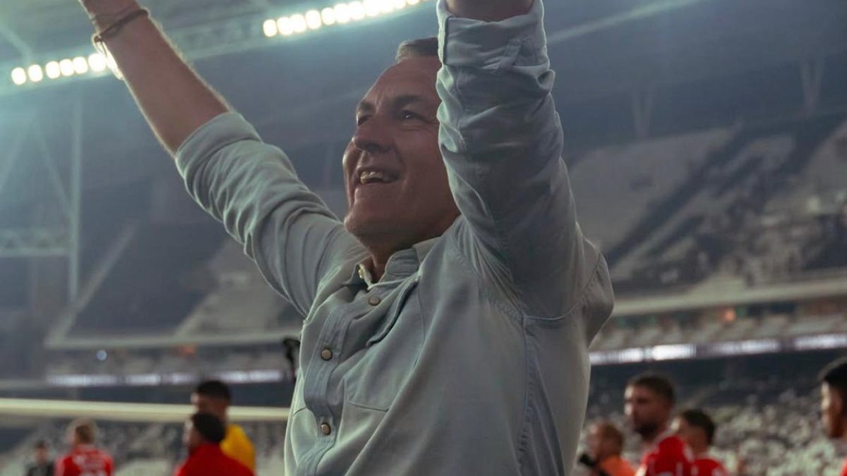 Horacio Melgarejo celebra la histórica clasificación de Cienciano a los cuartos de final de la Copa Sudamericana.