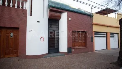 El enigmático círculo rojo en las paredes: ¿casas marcadas en el barrio  Constituyentes?