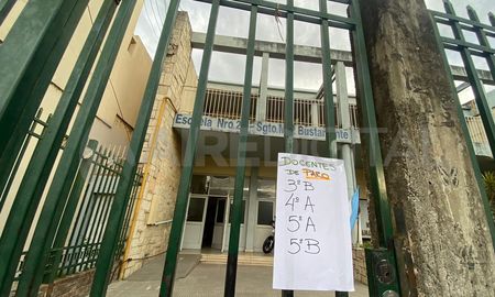 Docentes públicos de Santa Fe realizaron este miércoles un paro de actividades. El acatamiento fue dispar. Docentes públicos de Santa Fe realizaron este miércoles un paro de actividades. El acatamiento fue dispar.