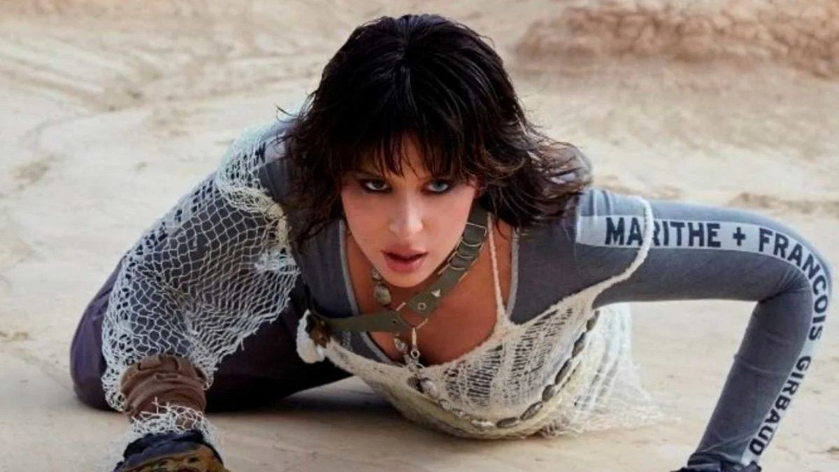 La cantante Nathy Peluso presentó una nueva canción llamada Emergencia.