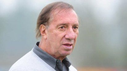 Le hacen un nuevo test a Carlos Bilardo para determinar si tiene o no coronavirus