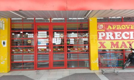 Robaron en un supermercado ubicado en calle Francia y Catamarca. Robaron en un supermercado ubicado en calle Francia y Catamarca.