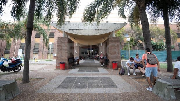 Los profesionales detectaron que el bebé tenía el abdomen rígido, por lo que ordenaron su derivación urgente al Hospital de Niños Dr. Orlando Alassia.