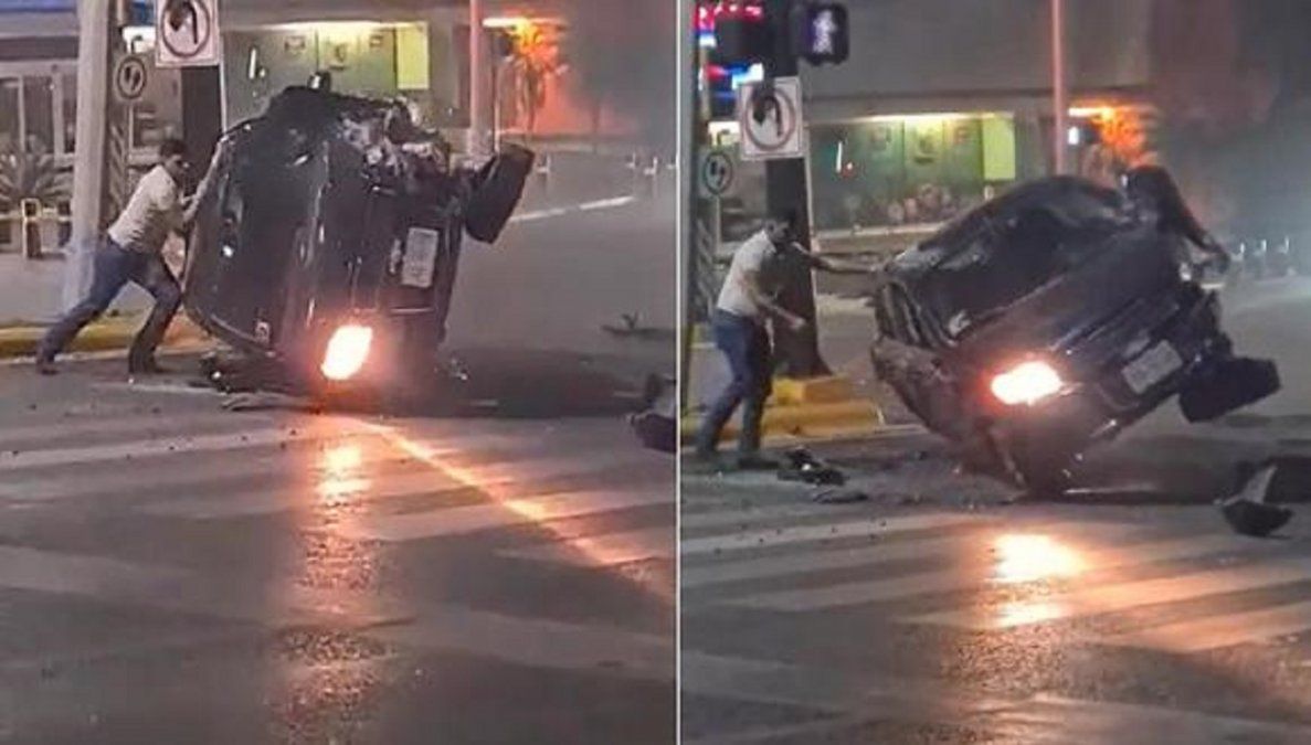 Joven levantó su auto luego de volcarlo en la autopista.