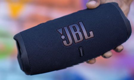 Este es el actualizado del parlante JBL Charge 5 en enero de 2026. Este es el actualizado del parlante JBL Charge 5 en enero de 2026.