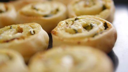 Cómo hacer tarta de ricota y zucchini en rollitos