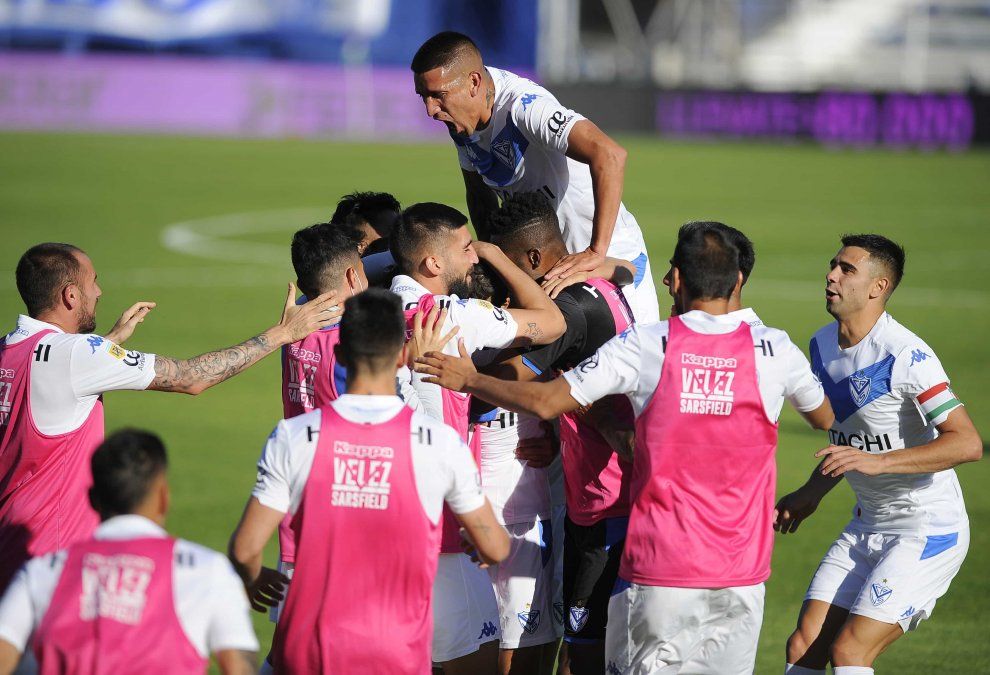 Jugadores de Vélez se ven implicados en una caso de abuso durante una fiesta en una casa que alquila un jugador del Fortín.
