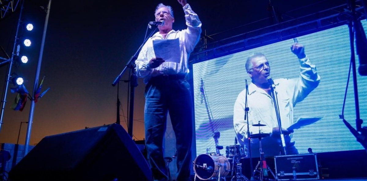 Gerardo Romano imitó a Perón en un acto kirchnerista en apoyo a Nicolás Maduro