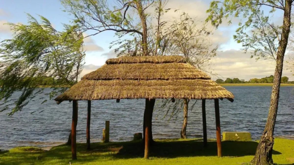Es el principal espacio natural de Caá Catí forma parte de uno de los atractivos principales de la localidad. Es el principal espacio natural de Caá Catí forma parte de uno de los atractivos principales de la localidad.
