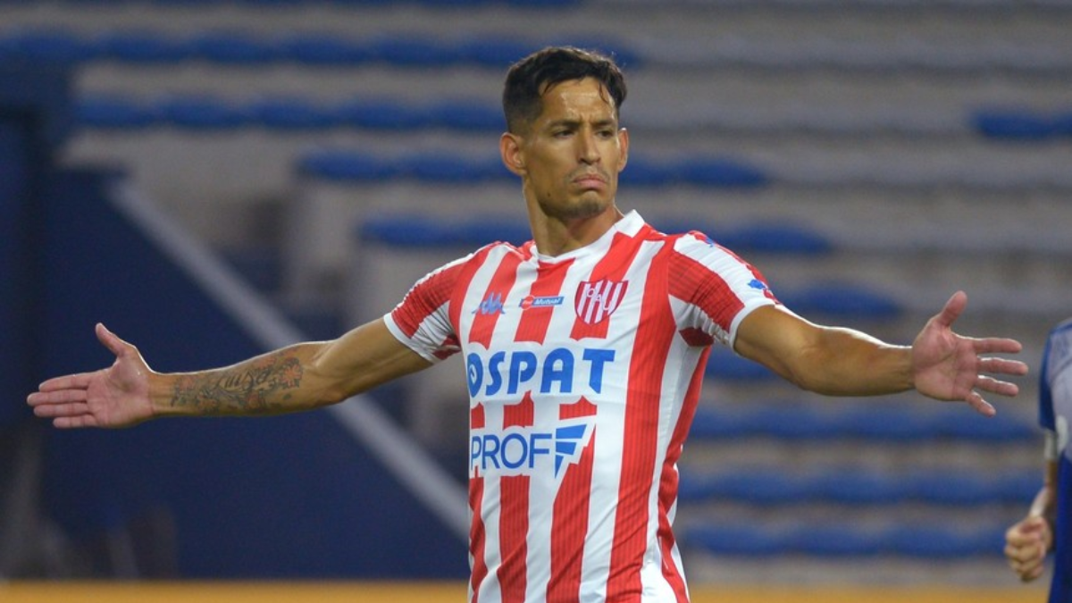El Cuqui Márquez, exjugador de Unión, vuelve del retiro para jugar en la Liga Santafesina. El Cuqui Márquez, exjugador de Unión, vuelve del retiro para jugar en la Liga Santafesina.