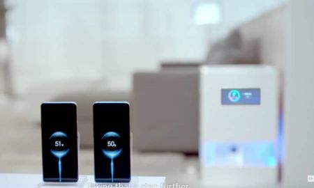 Xiaomi promete en un nuevo dispositivo carga inalámbrica real, sin contacto físico entre la base y el teléfono. Xiaomi promete en un nuevo dispositivo carga inalámbrica real, sin contacto físico entre la base y el teléfono.