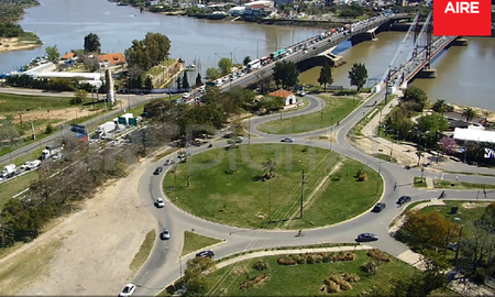 Pescadores independientes cortan un carril de la ruta nacional 168 y no descartar realizar un corte total. Pescadores independientes cortan un carril de la ruta nacional 168 y no descartar realizar un corte total.