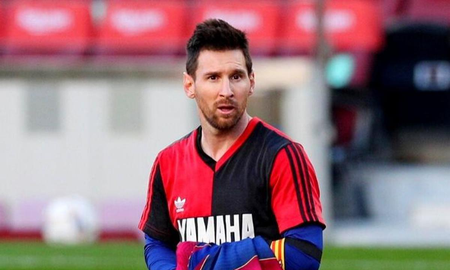 Messi festeja un nuevo cumpleaños y desde Rosario le enviaron un mensaje que muchos interpretan como una señal. Messi festeja un nuevo cumpleaños y desde Rosario le enviaron un mensaje que muchos interpretan como una señal.