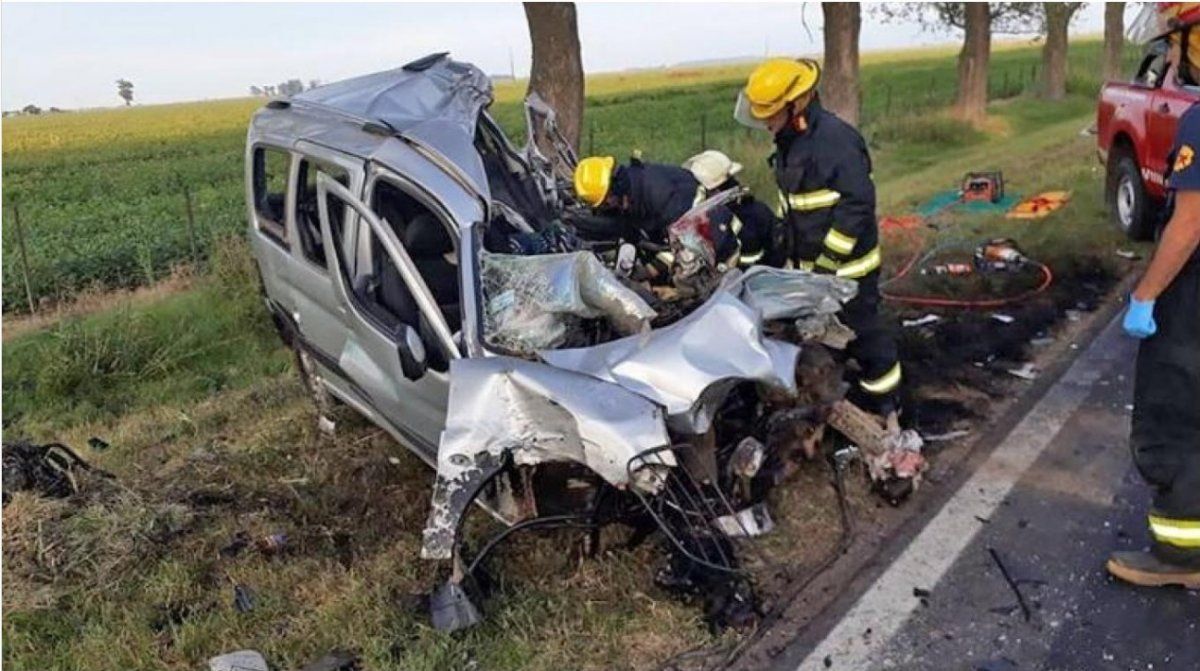 Mató a su novia, escapó y murió al chocar contra un camión