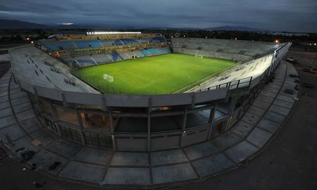 El Estadio San Juan del Bicentenario albergará la semifinal entre Colón e Independiente por la Copa de la Liga. El Estadio San Juan del Bicentenario albergará la semifinal entre Colón e Independiente por la Copa de la Liga.