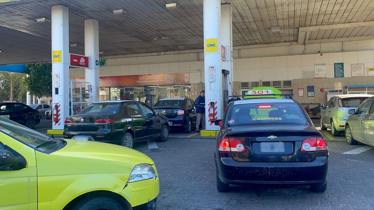 Las estaciones de gas no podrán expender GNC hasta este viernes a las 15.