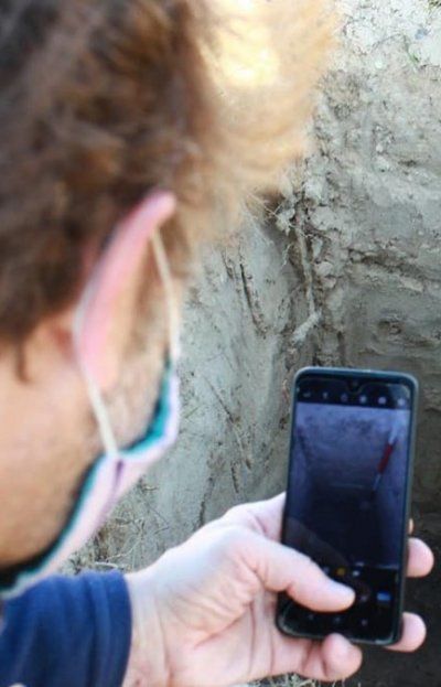El director del equipo de trabajo dijo que “estamos hablando de 500, 1000 o 1500 años atrás. Queremos saber cómo era el lugar cuando esta gente vivía. Eran cazadores y pescadores”. El director del equipo de trabajo dijo que “estamos hablando de 500, 1000 o 1500 años atrás. Queremos saber cómo era el lugar cuando esta gente vivía. Eran cazadores y pescadores”.