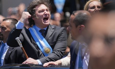 El Gobierno llegó este jueves a la noche a un principio de acuerdo con la oposición dialoguista por el proyecto de Ley Bases. El Gobierno llegó este jueves a la noche a un principio de acuerdo con la oposición dialoguista por el proyecto de Ley Bases.