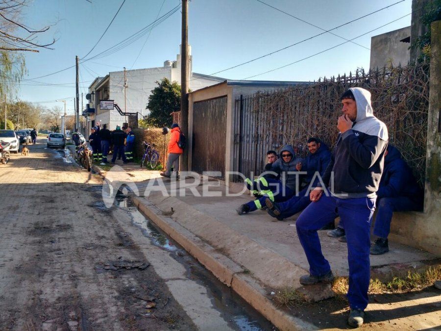 Obreros siguen sin poder trabajar en el desagüe Espora