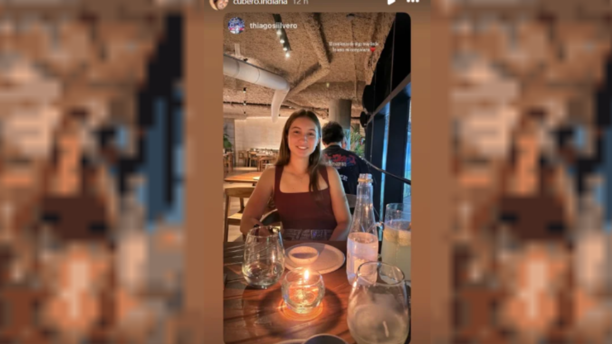 Indiana está de novia con Thiago Silvero, un jugador de Vélez de 19 años. Al parecer el joven deportista ya tiene la aprobación de su suegro Poroto Cubero.