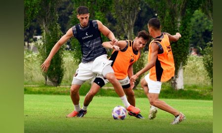 Néstor Pipo Gorosito asumió este miércoles como nuevo entrenador de Colón y ya dirigió su primera práctica. Néstor Pipo Gorosito asumió este miércoles como nuevo entrenador de Colón y ya dirigió su primera práctica.