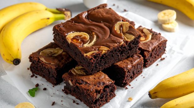 La receta de brownies de banana y avena que se hacen con pocos ingredientes.