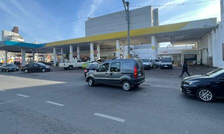 El precio del Gas Natural Comprimido (GNC) volvió a subir en Santa Fe y ya se ubica en torno a los $990 por metro cúbico. El precio del Gas Natural Comprimido (GNC) volvió a subir en Santa Fe y ya se ubica en torno a los $990 por metro cúbico.