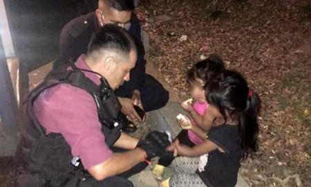 Abandonaron a sus dos hijas en la General Paz y fueron detenidos por la policía Abandonaron a sus dos hijas en la General Paz y fueron detenidos por la policía