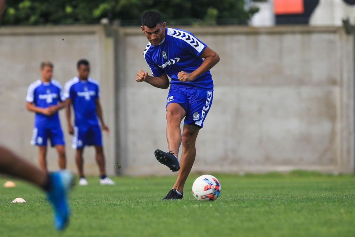 Oscar Piris rescindió su contrato con Gimnasia y Esgrima de La Plata y será jugador de Unión.