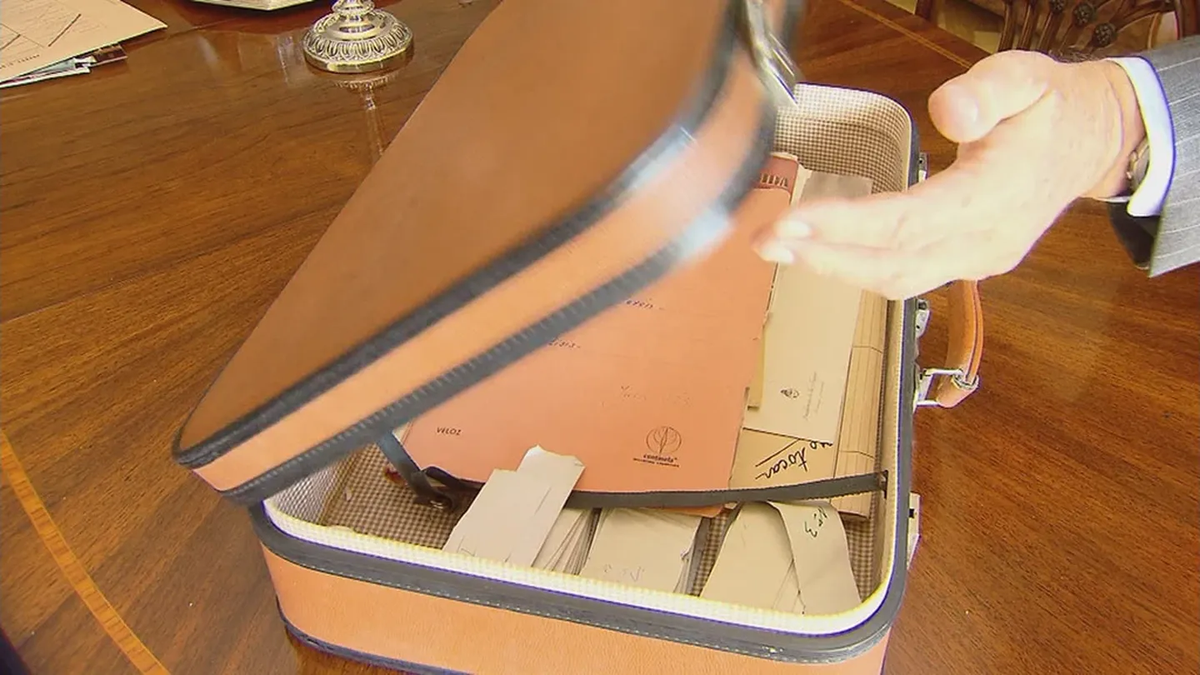 El maletín con las anotaciones de los médicos de Juan Domingo Perón.