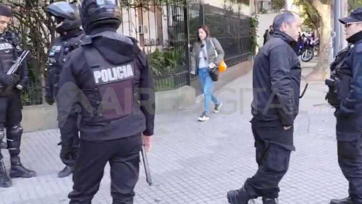 Rosario: etuvieron al pasajero de un colectivo que llevaba un cuchillo para comer asado