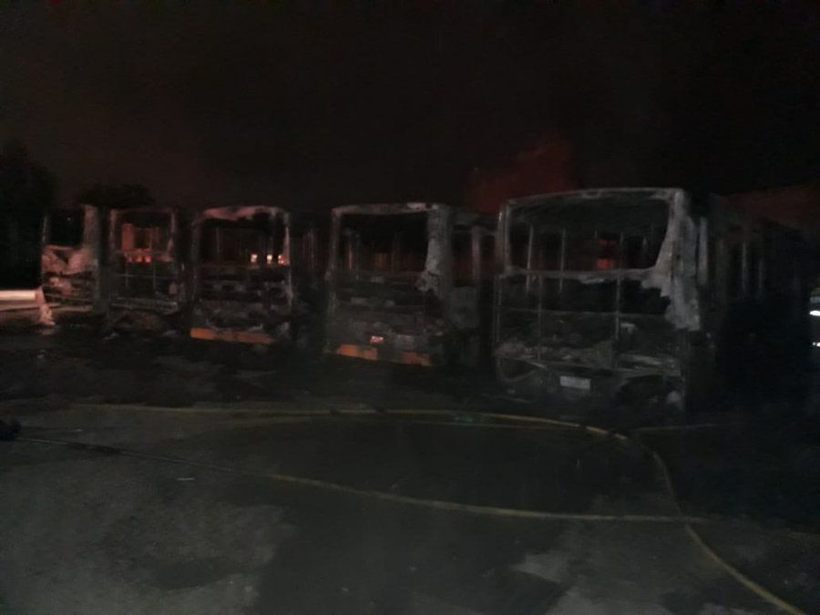 Así quedaron las unidades en el control del Grupo 500, en calle Libertad de Guaymallén.